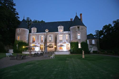 Château De Pray : Hotel near Rilly-sur-Loire