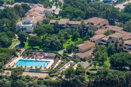 Residence Club Marina Viva : Guest accommodation near Eccica-Suarella