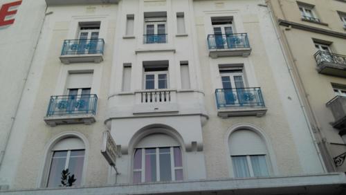Hôtel des Arts : Hotel near Jarret