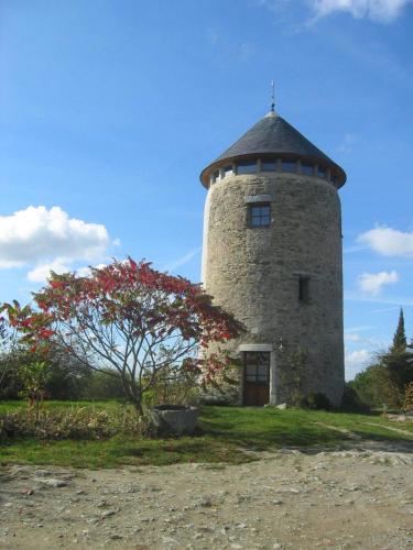La Tour du Moulin Géant : Bed and Breakfast near Saint-Lambert-du-Lattay
