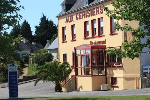 Hôtel Aux Cerisiers : Hotel near Pleuven
