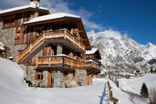 Chalet des Trappeurs Coeur Vanoise : Guest accommodation near Planay
