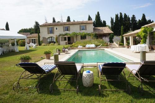 Mas Saint Rémy de Provence : Guest accommodation near Eyragues