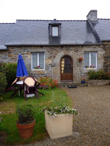 Les Gites de Kerroyal : Guest accommodation near Plougonven