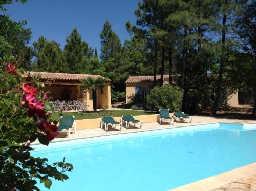 Le Clos des Cigales : Bed and Breakfast near Roussillon