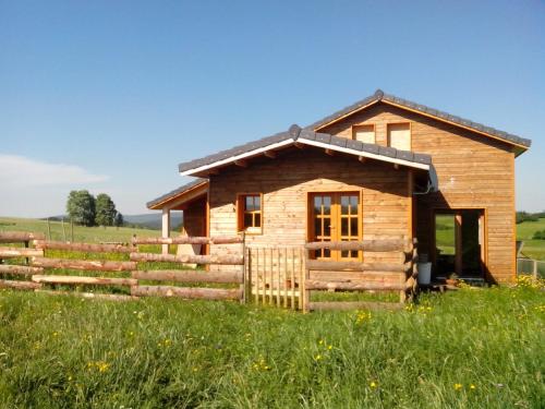 La Rose des Vents : Bed and Breakfast near Montusclat