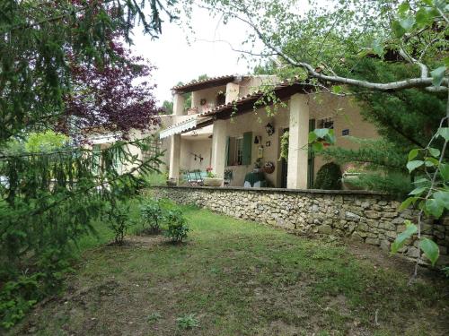 ROGNES-CHAURADES : Bed and Breakfast near Rognes
