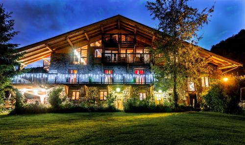 Le Chalet De Thalie : Bed and Breakfast near Bourg-Saint-Maurice