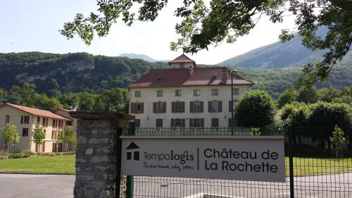 Tempologis - Chateau de la Rochette : Guest accommodation near La Buisse