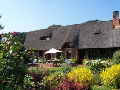 Le Clos du Vivier : Bed and Breakfast near Theuville-aux-Maillots
