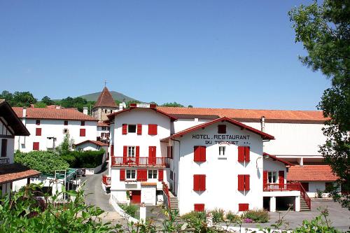 Hôtel Le Trinquet : Hotel near Ossès
