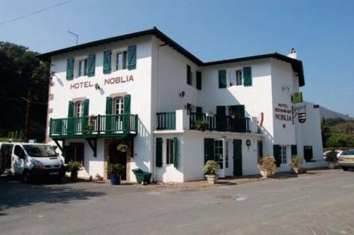 Hotel Restaurant Noblia : Hotel near Saint-Martin-d'Arberoue