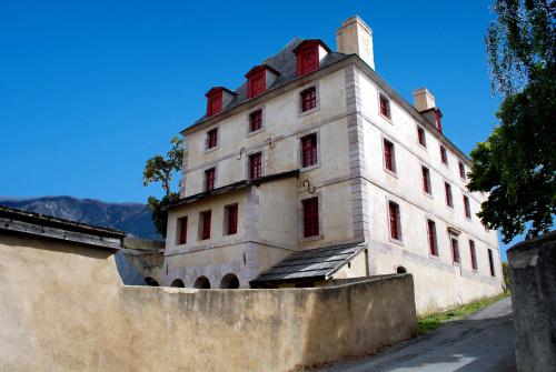 Le Pavillon des Officiers : Guest accommodation near La Roche-de-Rame
