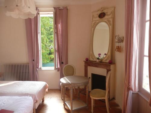 Chambres d'Hôtes de la Fontaine : Bed and Breakfast near Siorac-de-Ribérac