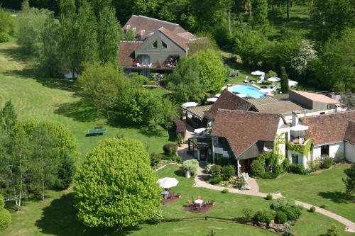 Domaine de L'Arbrelle : Hotel near Dierre