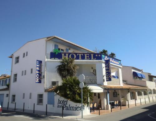 Hotel Les Palmiers En Camargue : Hotel near Saintes-Maries-de-la-Mer