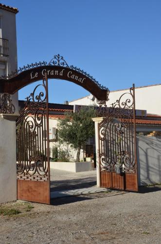 Le Grand Canal : Hotel near Port-Saint-Louis-du-Rhône