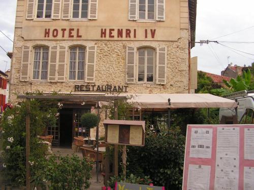 Hôtel Restaurant Henri IV : Hotel near Ramouzens