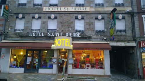 Hôtel Saint - Pierre : Hotel near Le Mesnil-Rogues