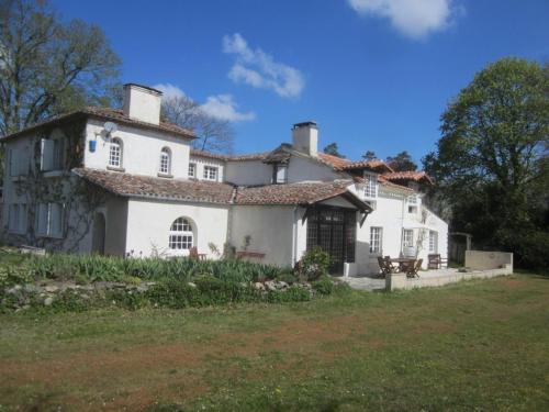 Les Chassins B&B : Bed and Breakfast near Hiersac