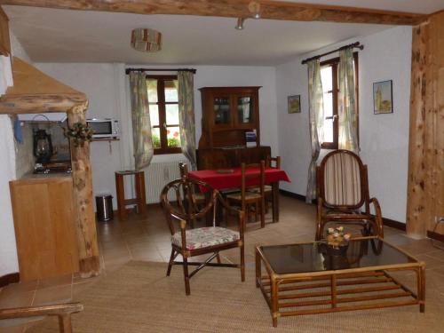 Le Castel Blanc : Guest accommodation near Doye