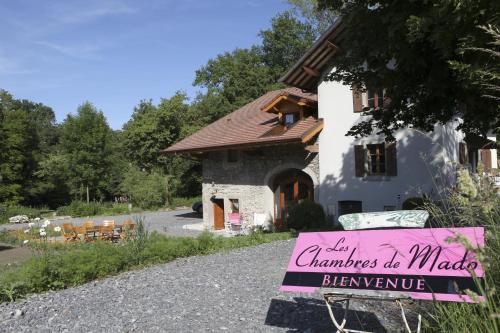 Chambres d'hôtes-Les Chambres de Mado : Bed and Breakfast near Lully
