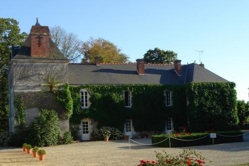 Manoir De Princé-Neuf : Bed and Breakfast near Saint-Léger-les-Vignes