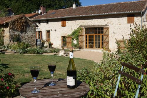 Paul's Barn in France : Bed and Breakfast near Thouron