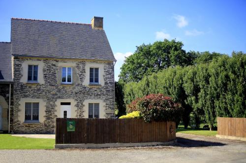 Gîte de Kerguichardet : Guest accommodation near Le Bodéo