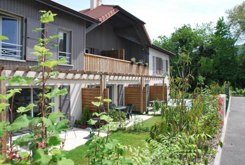 Villa Catalina : Guest accommodation near Montagny-les-Lanches