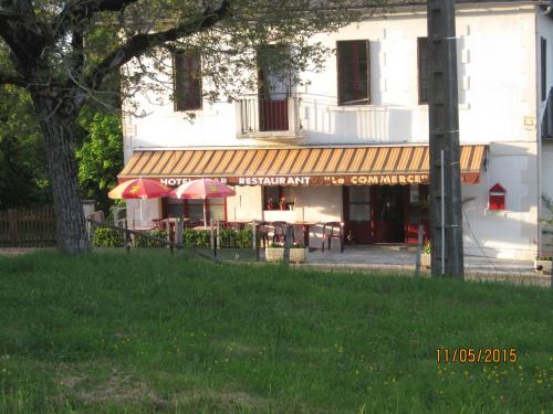 Hotel Le Commerce : Guest accommodation near Monceaux-sur-Dordogne