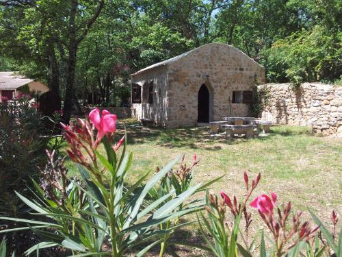 Le Donjon des Combes et son Spa : Bed and Breakfast near Fayence