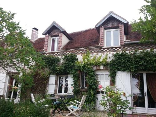 Longère De Charme Bourgogne : Guest accommodation near Druyes-les-Belles-Fontaines
