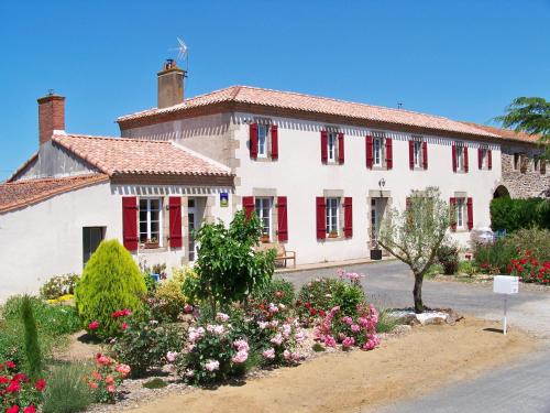 La Genoise : Bed and Breakfast near Saint-Crespin-sur-Moine