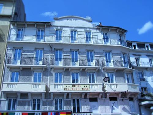 Hôtel Duchesse Anne : Hotel near Arrayou-Lahitte