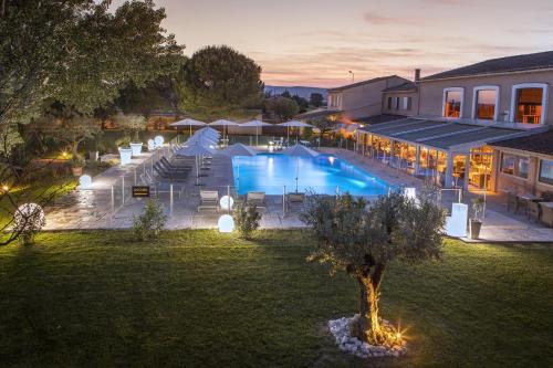Le Domaine des Oliviers : Hotel near Lapalud