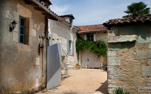 Maison de Verneuil : Guest accommodation near Paussac-et-Saint-Vivien