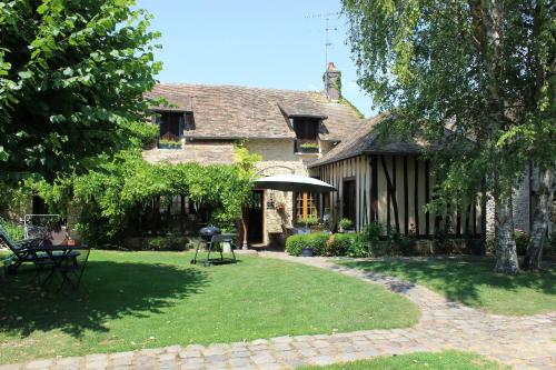 Les Granges Ménillonnes : Bed and Breakfast near Oulins