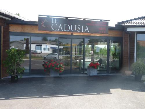 Le Cadusia : Hotel near Courteron