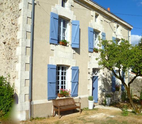 Maison Marie : Bed and Breakfast near Blanzac
