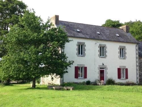 The Old Farmhouse : Bed and Breakfast near Le Cloître-Pleyben