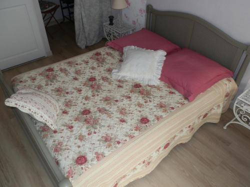 Chambre d'hotes Floralia : Bed and Breakfast near Les Grandes-Chapelles