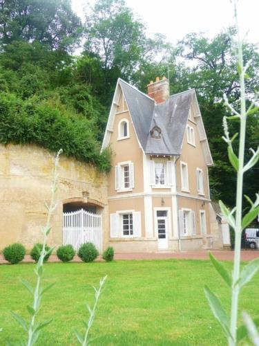 Maison Dans Le Parc Du Château : Guest accommodation near Saint-Avertin