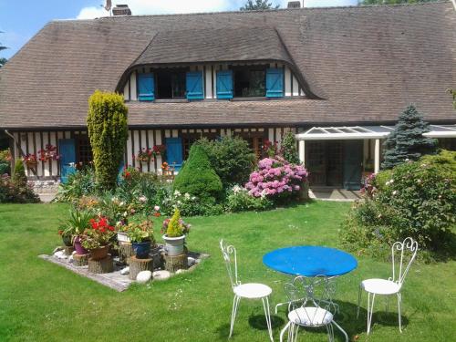 Chez Catherine Chaumière : Bed and Breakfast near Riville