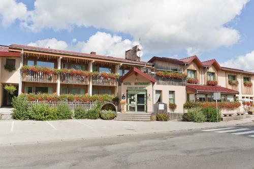 Etoile des Neiges : Hotel near Le Crouzet