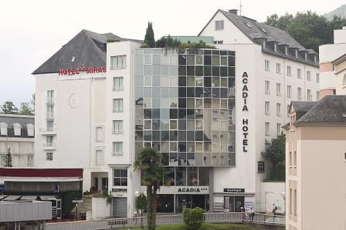 Hôtel Acadia : Hotel near Lugagnan