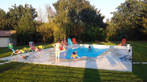 Chez Isa et Jeff : Bed and Breakfast near Lagarrigue