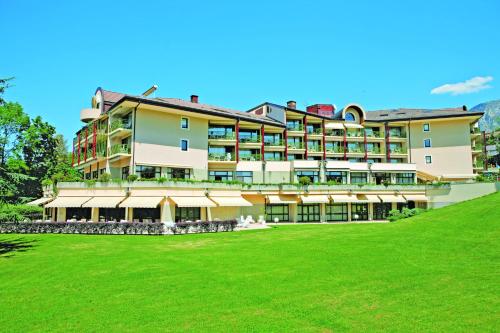 Hotel *** & Spa Vacances Bleues Villa Marlioz : Hotel near Voglans