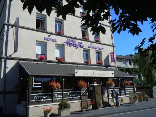 Hôtel Les Messageries : Hotel near Chastel-sur-Murat