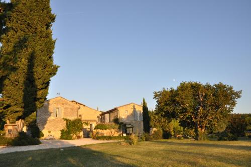 Le Mas En Provence : Bed and Breakfast near Eygaliers